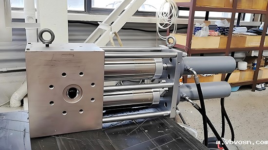 双柱液压换网器